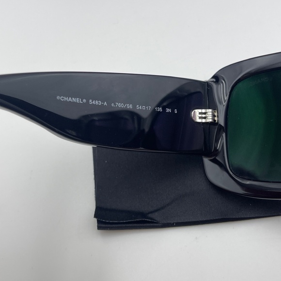 Chanel quilted CC lol rectangle sunglasses in black 5483A women with receipt - Picture 4 of 8